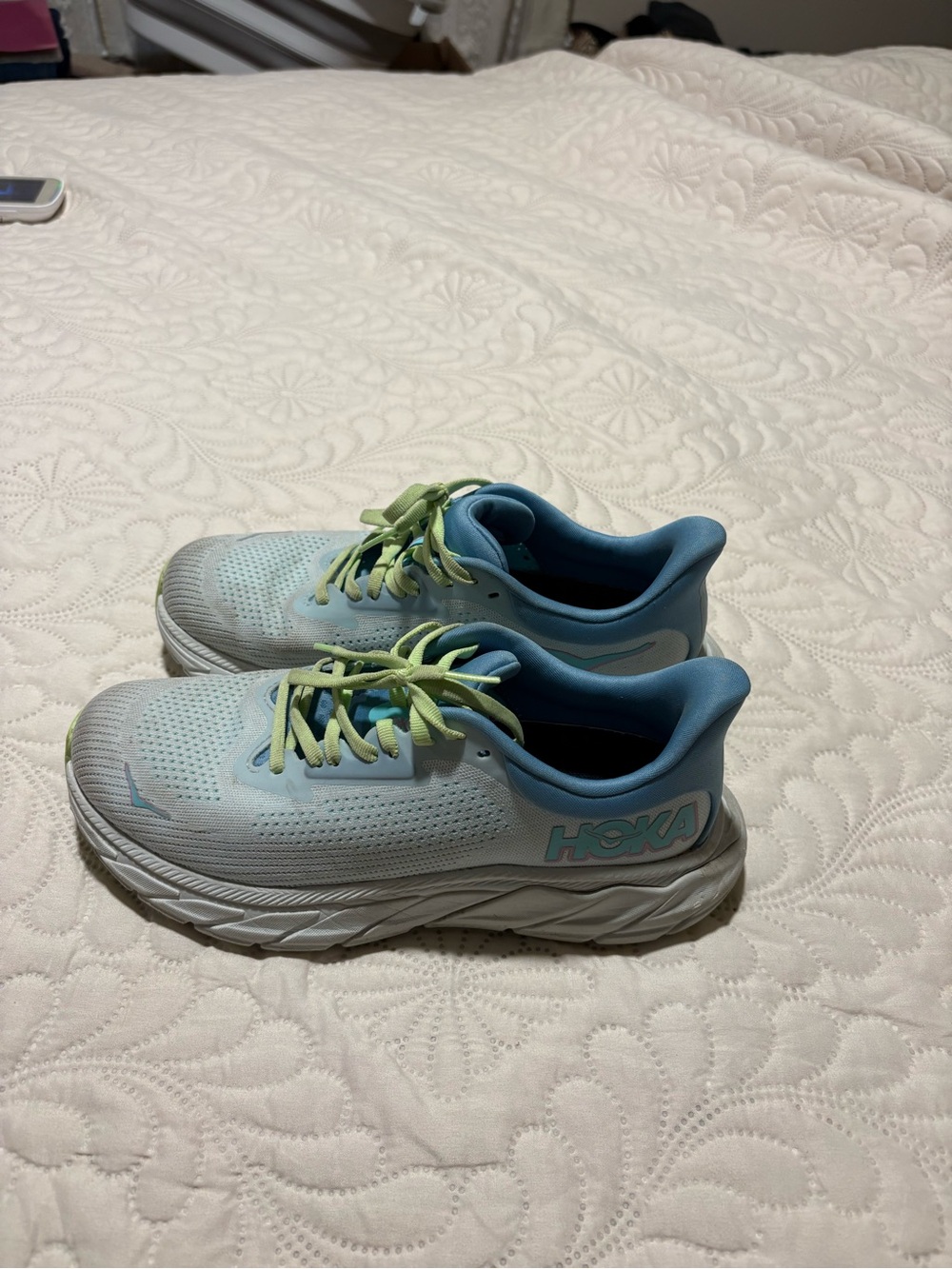 Hoka Women's Light Blue Sneakers Arahi 7